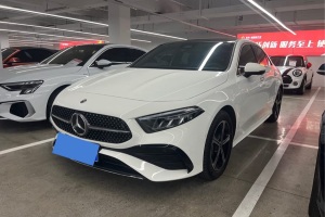 奔馳A級(jí) 奔馳 改款 A 200 L 運(yùn)動(dòng)轎車動(dòng)感型