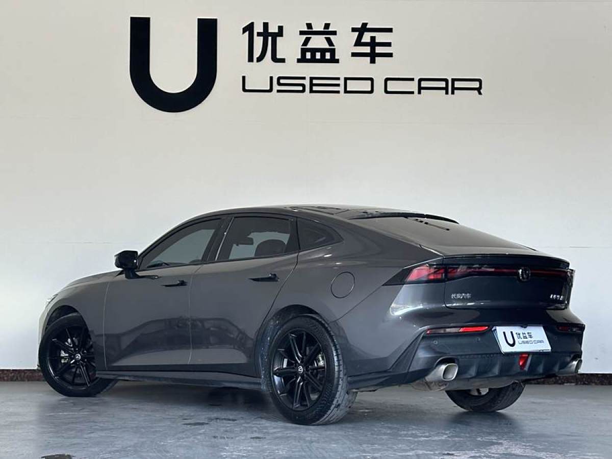 長(zhǎng)安 長(zhǎng)安UNI-V  2022款 1.5T 尊貴型圖片