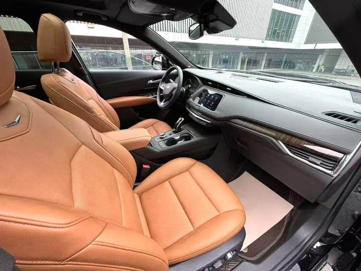 凱迪拉克 XT4  2022款 28T 兩驅(qū)尊貴型圖片