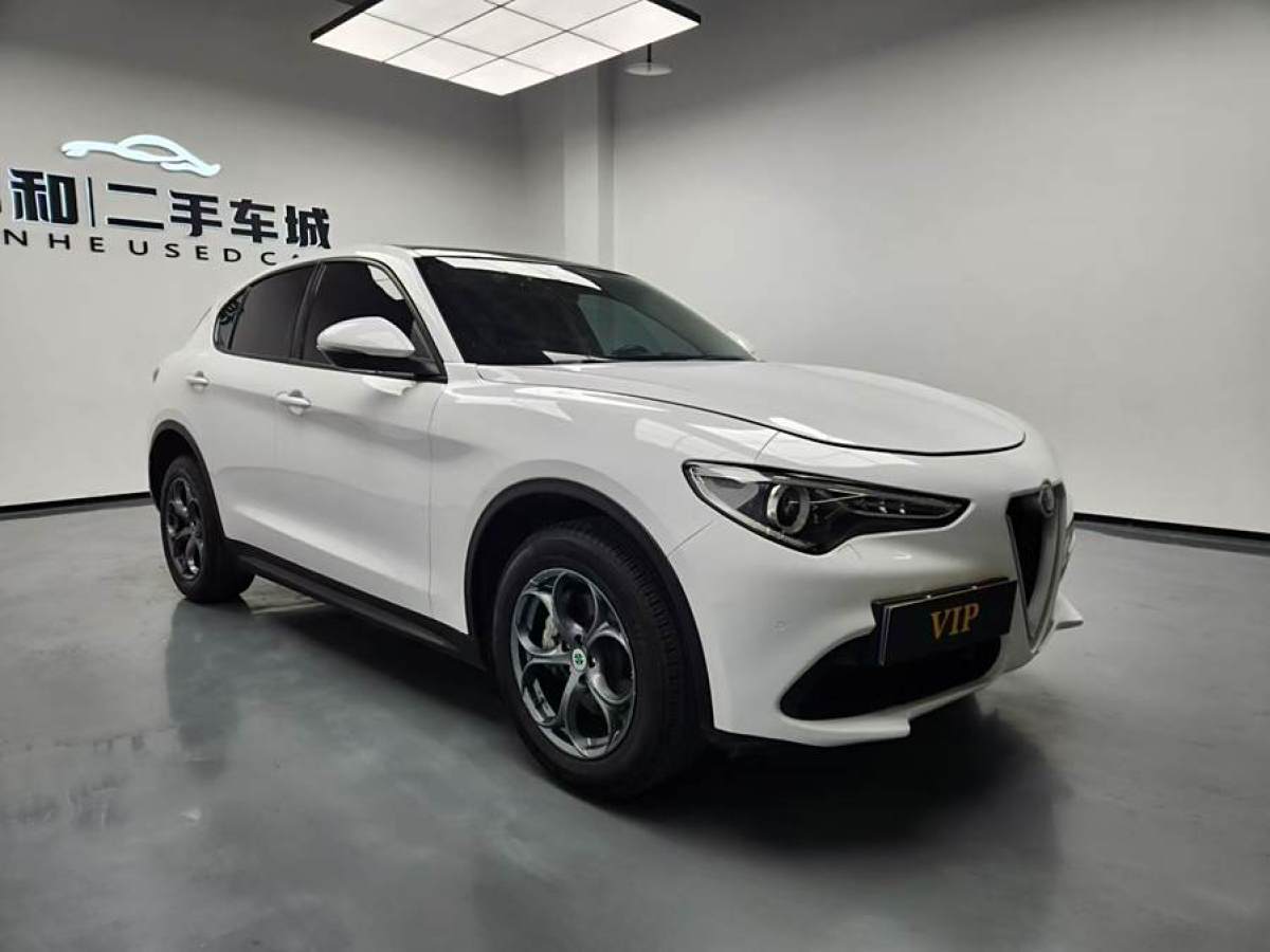 阿爾法·羅密歐 Stelvio  2017款 2.0T 200HP 精英版圖片