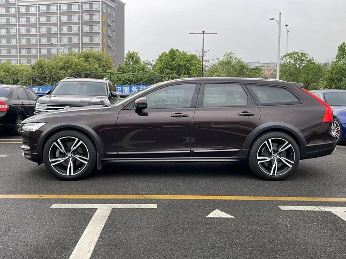 2018年3月沃爾沃 V90  2017款 Cross Country T5 AWD 智遠(yuǎn)版