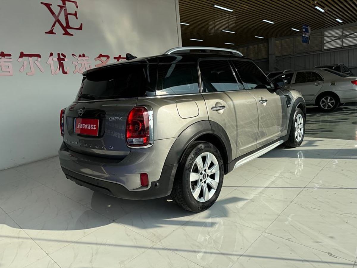 MINI COUNTRYMAN  2019款 1.5T COOPER ALL4 經(jīng)典派周末旅行版圖片