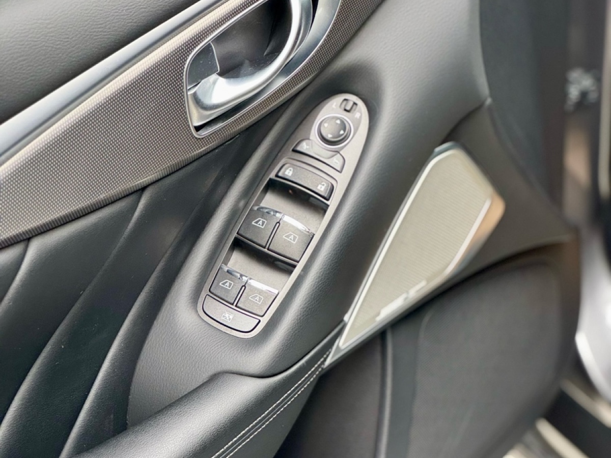 2020年9月英菲尼迪 Q50L  2020款 2.0T 30周年限量版