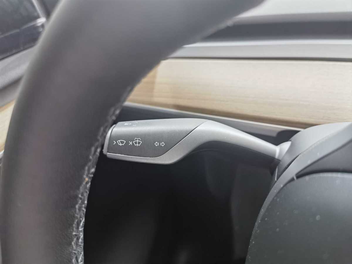 2021年9月特斯拉 Model Y  2021款 改款 標(biāo)準(zhǔn)續(xù)航后驅(qū)升級(jí)版