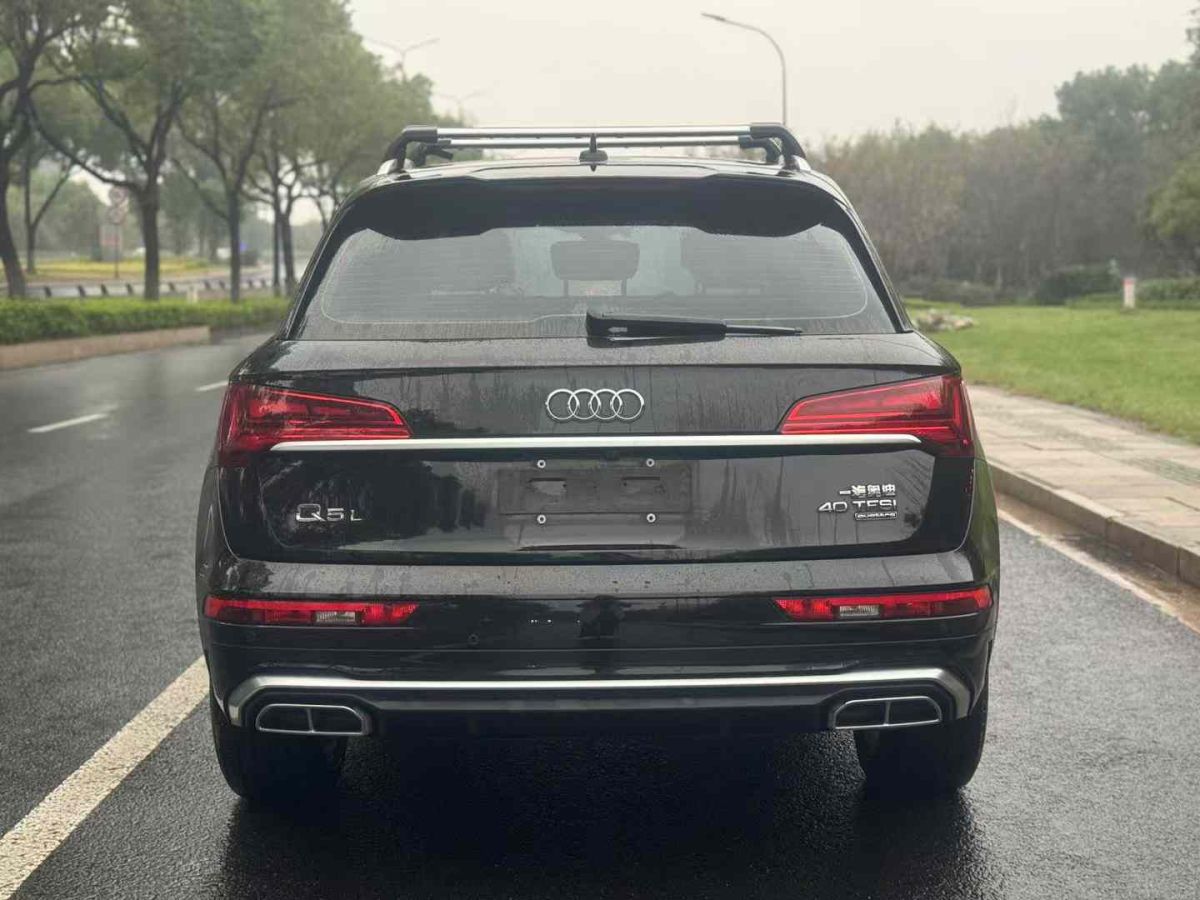 奧迪 奧迪Q5 e-tron  2022款 40 e-tron 星耀型 機(jī)甲套裝圖片