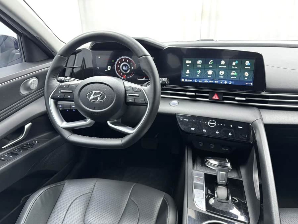 現(xiàn)代 伊蘭特  2021款 1.5L LUX尊貴版圖片