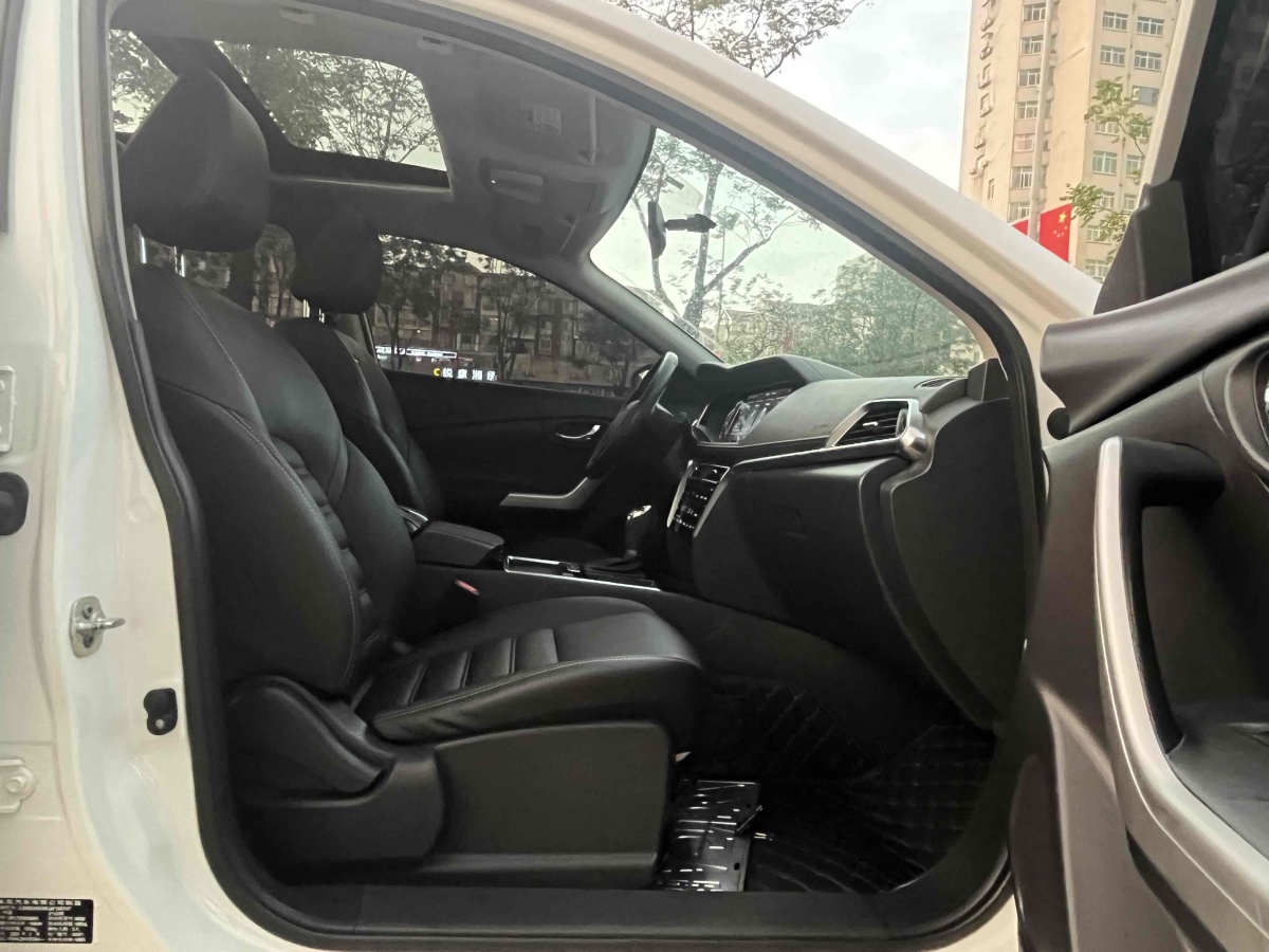 啟辰 T90  2019款 2.0L CVT智聯(lián)暢行版圖片