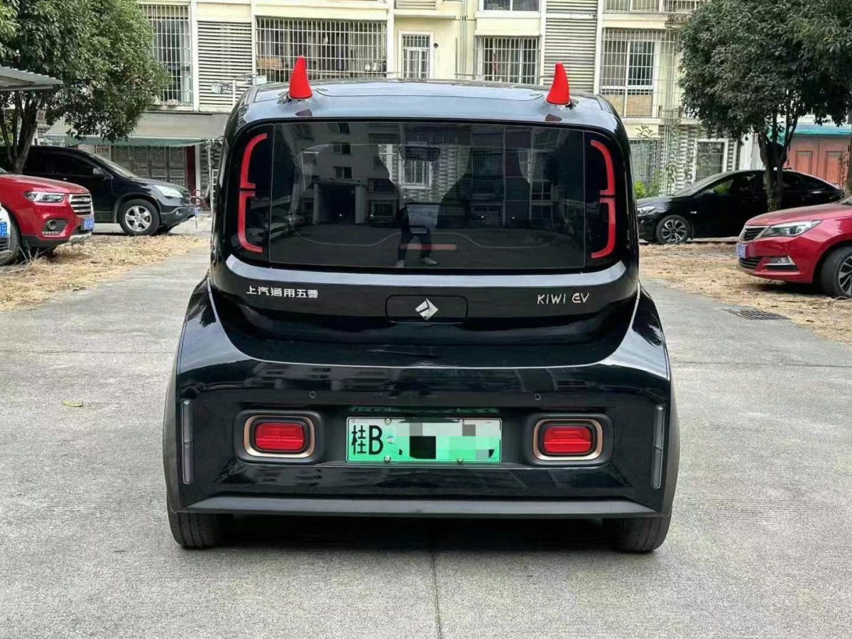 寶駿 寶駿KiWi EV  2022款 設(shè)計(jì)師輕享版 三元鋰圖片