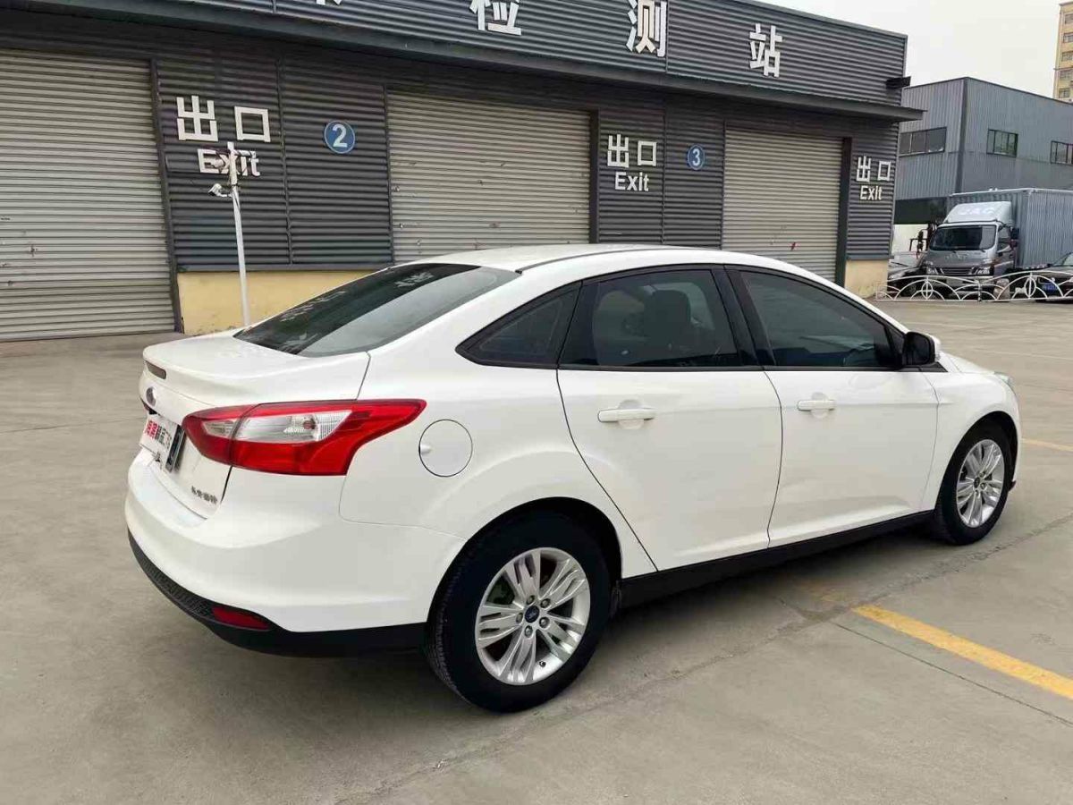 福特 ?？怂? 2015款 三廂 1.6L 自動(dòng)舒適型圖片