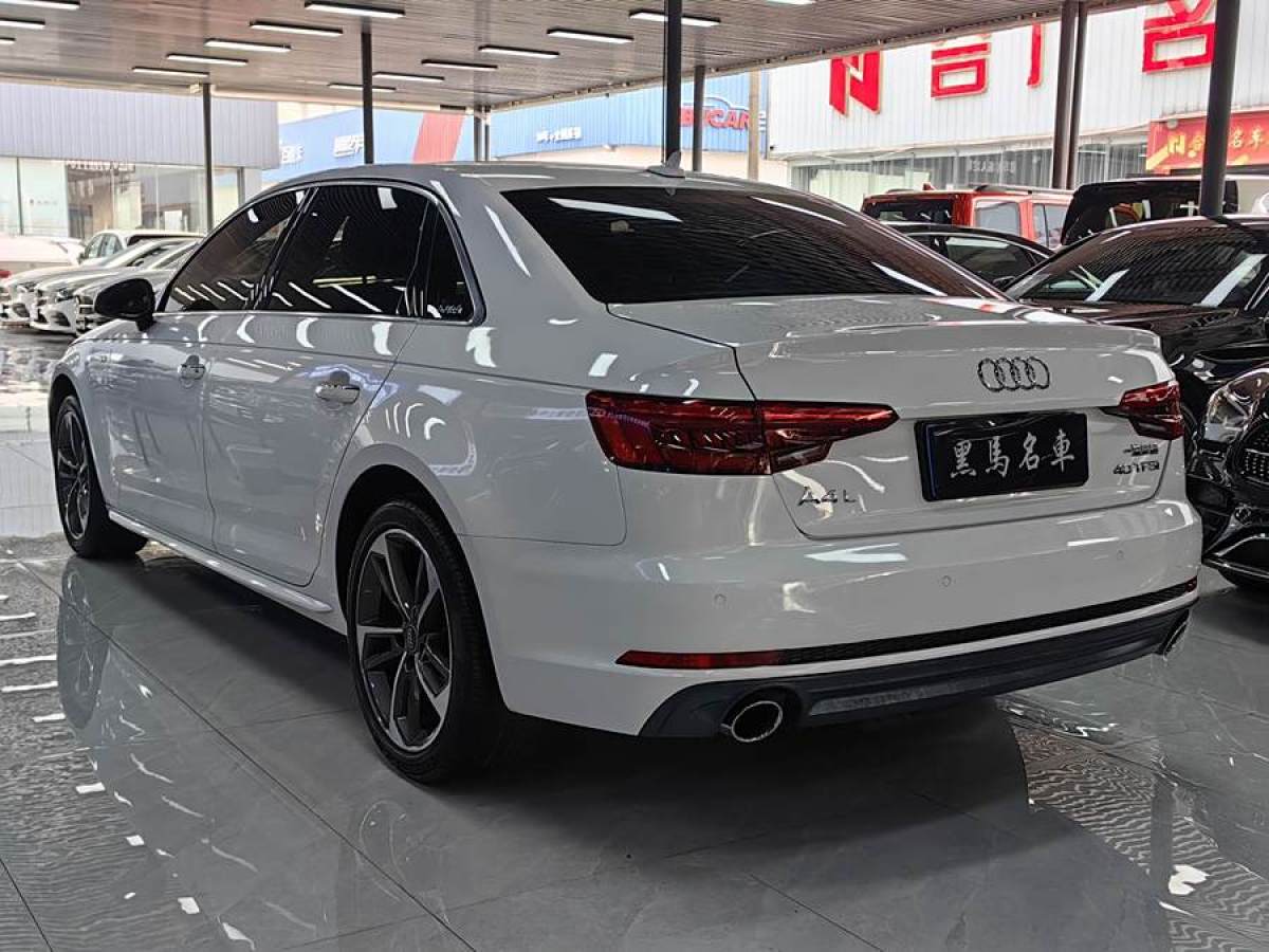 奧迪 奧迪A4L  2017款 40 TFSI 運(yùn)動(dòng)型圖片