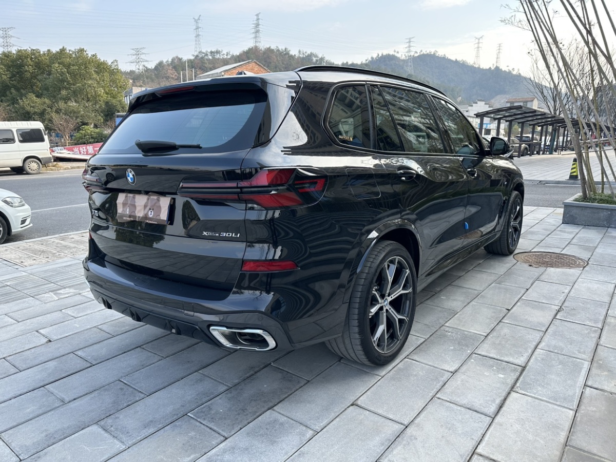 寶馬 寶馬X5  2023款 xDrive 30Li 尊享型M運(yùn)動套裝圖片