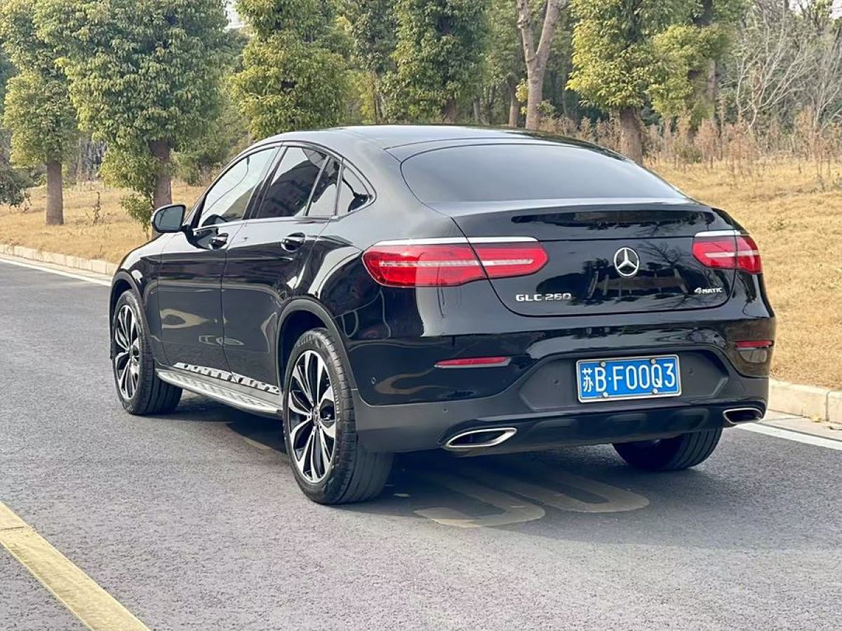 奔馳 奔馳GLC  2022款 改款 GLC 260 4MATIC 轎跑SUV圖片