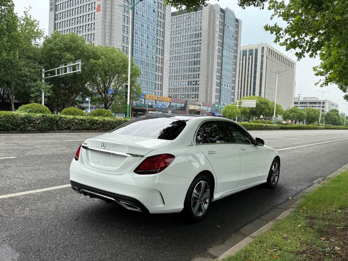 奔馳 奔馳C級(jí)  2019款 改款 C 260 L 運(yùn)動(dòng)版圖片