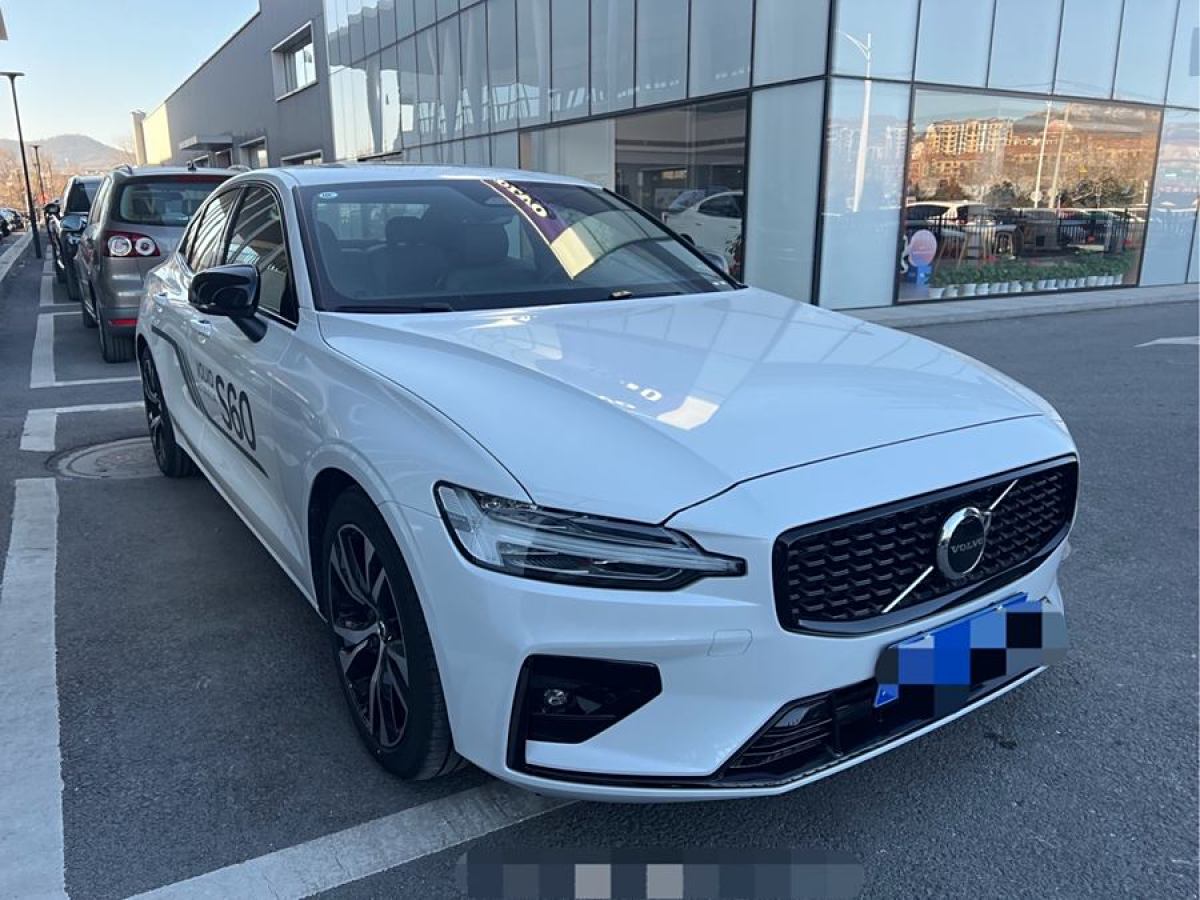 沃爾沃 S60L  2024款 B5 智雅運(yùn)動(dòng)版圖片