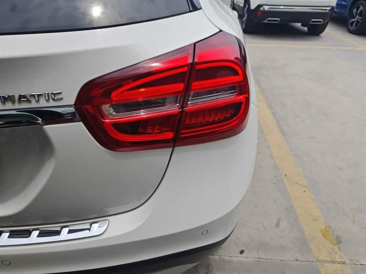 奔馳 奔馳GLA  2016款 GLA 220 4MATIC 豪華型圖片