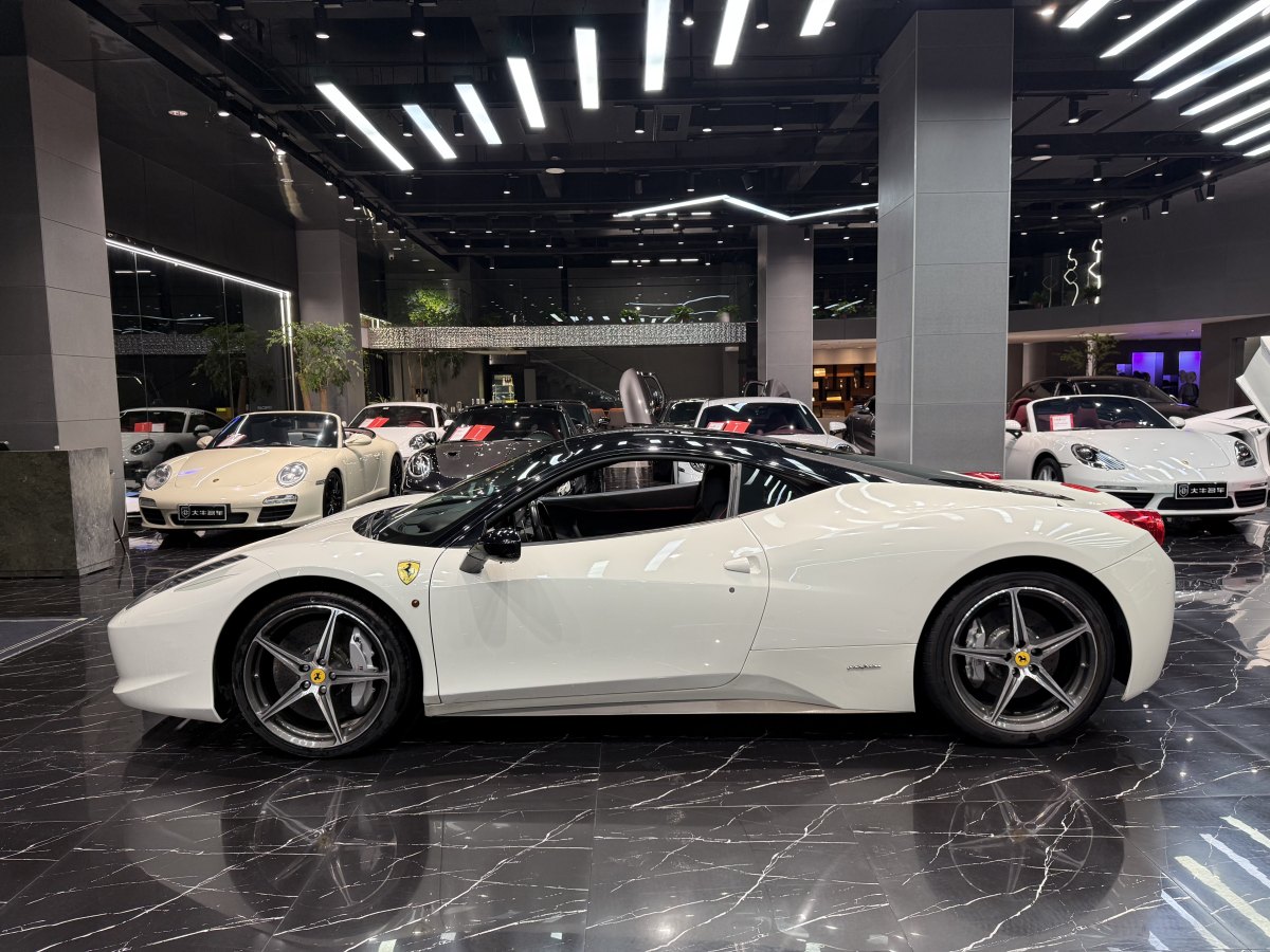 2012年6月法拉利 458  2011款 4.5L Italia