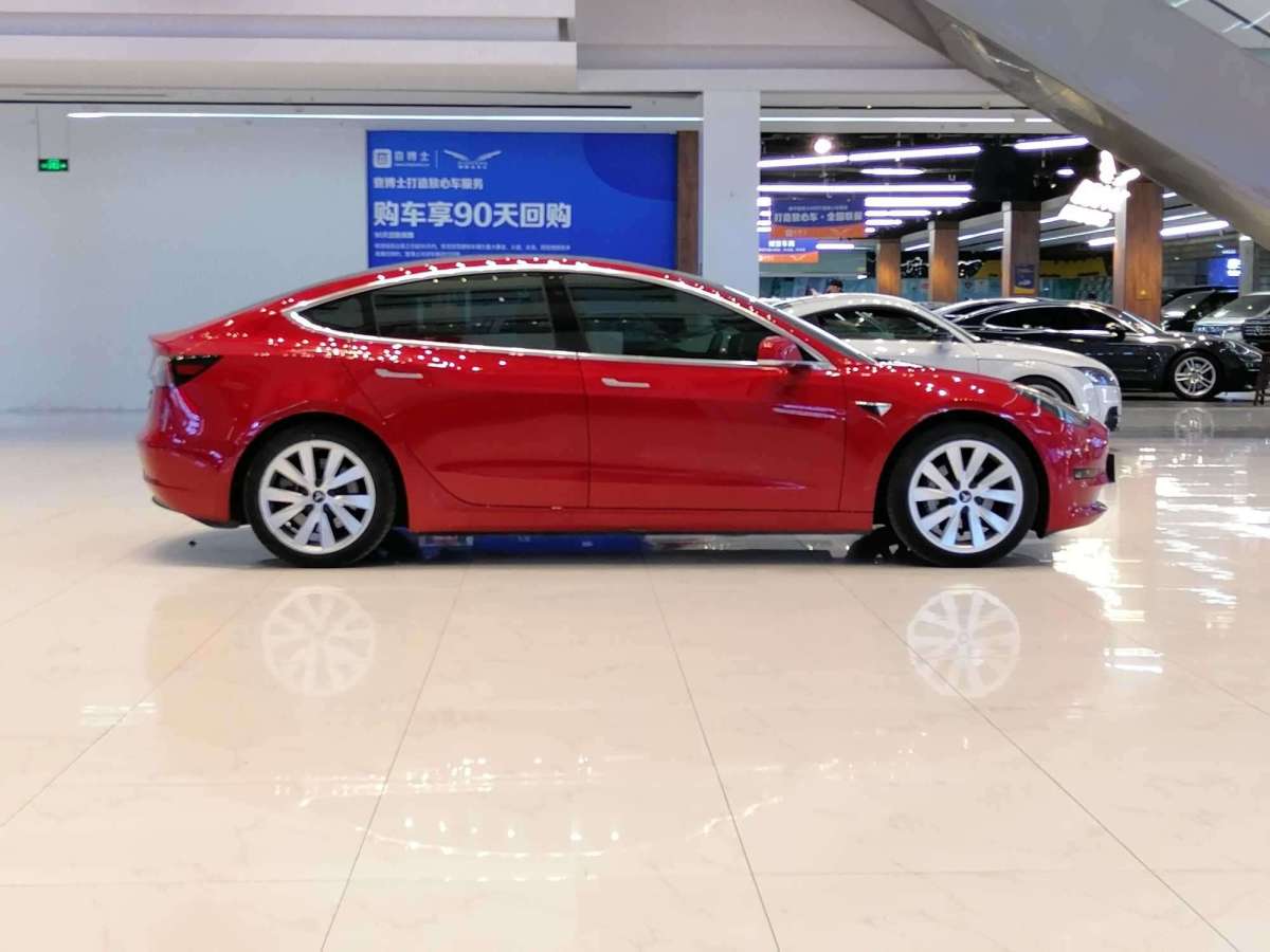 2020年11月特斯拉 Model 3  2019款 標(biāo)準(zhǔn)續(xù)航后驅(qū)升級版