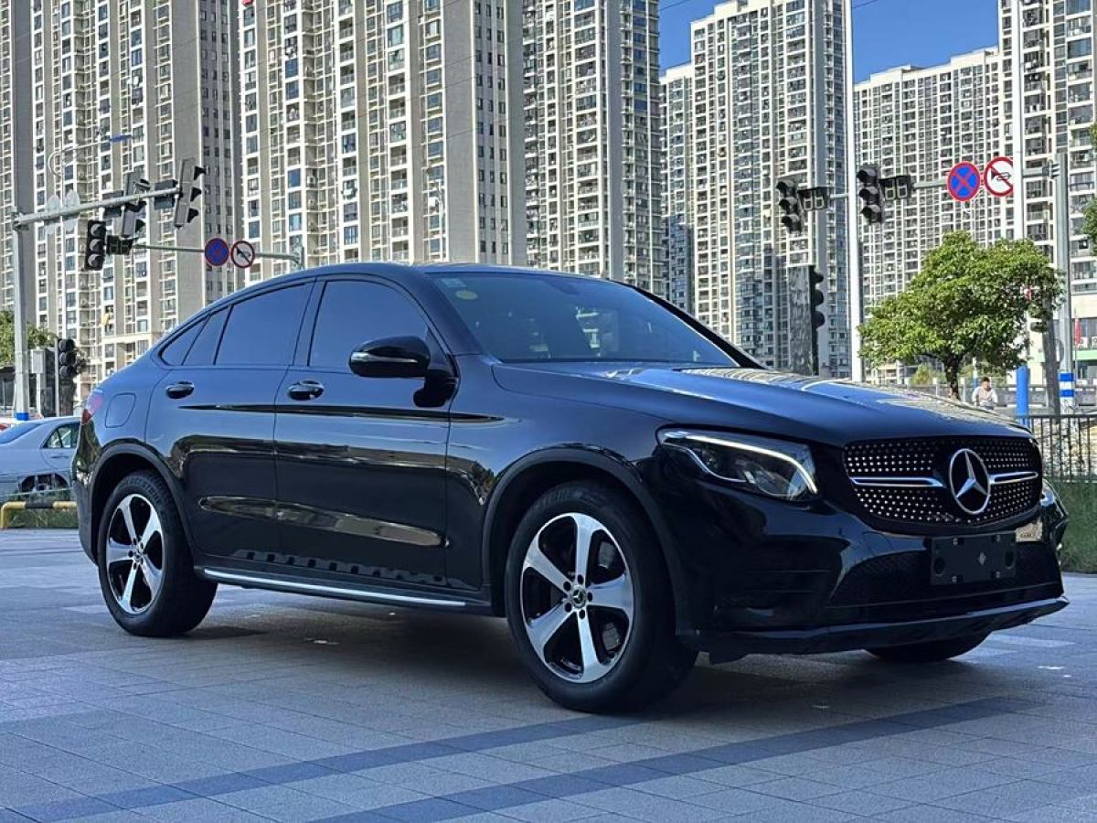 奔馳 奔馳GLC  2023款 GLC 300 4MATIC 轎跑SUV圖片