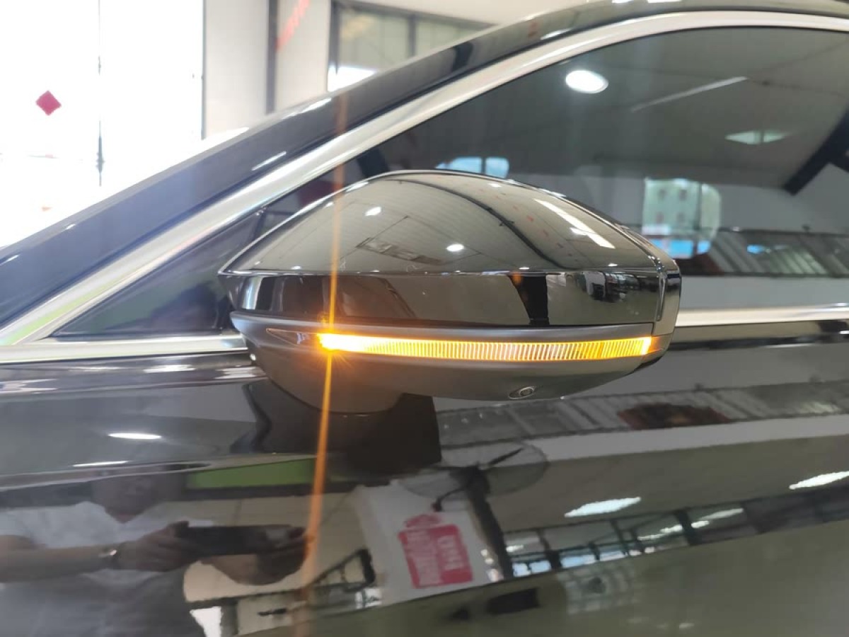 奧迪 奧迪A6L  2023款 改款 45 TFSI quattro 臻選動(dòng)感型圖片
