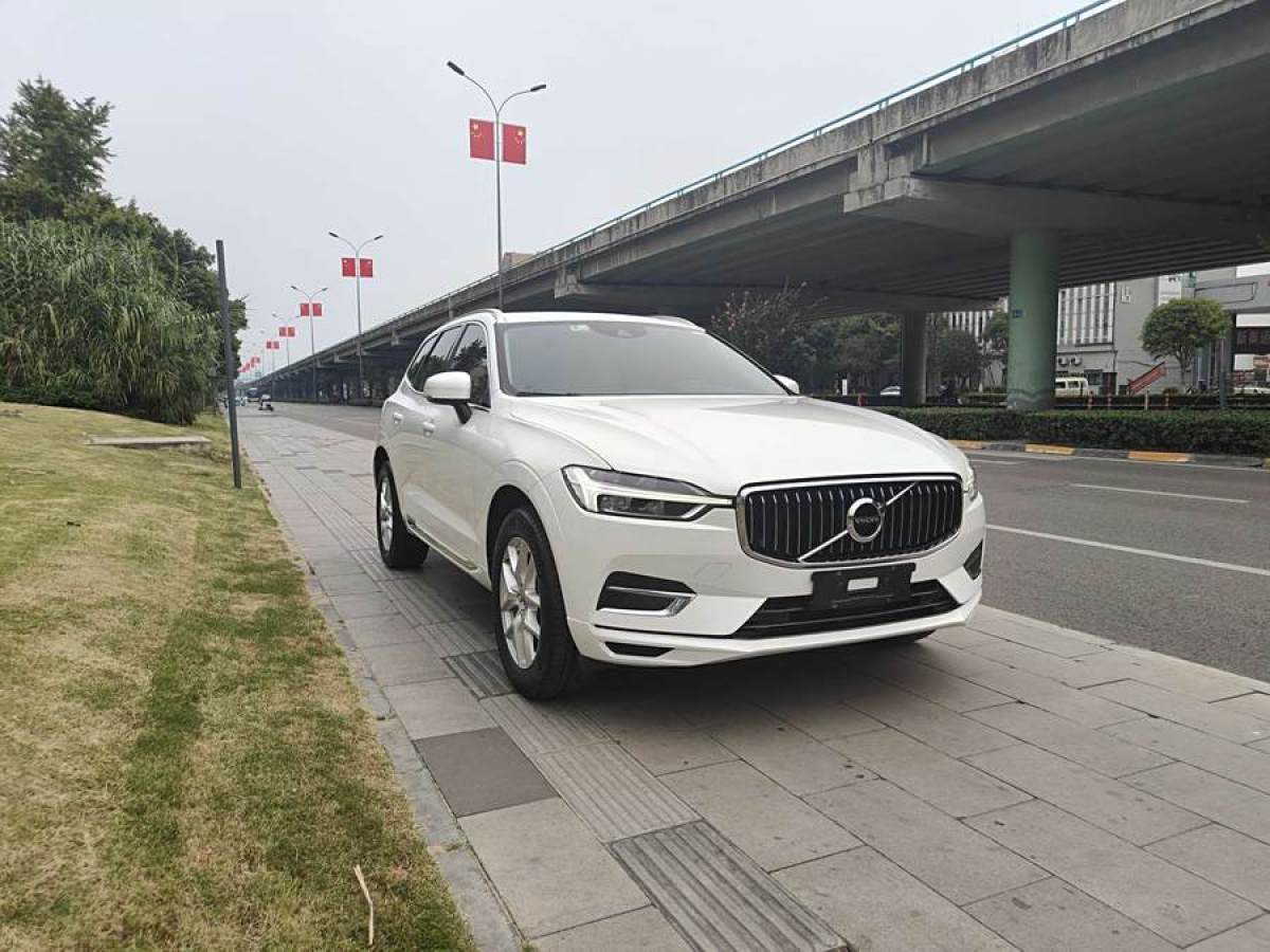 2019年10月沃爾沃 XC60  2020款 T5 四驅(qū)智逸豪華版