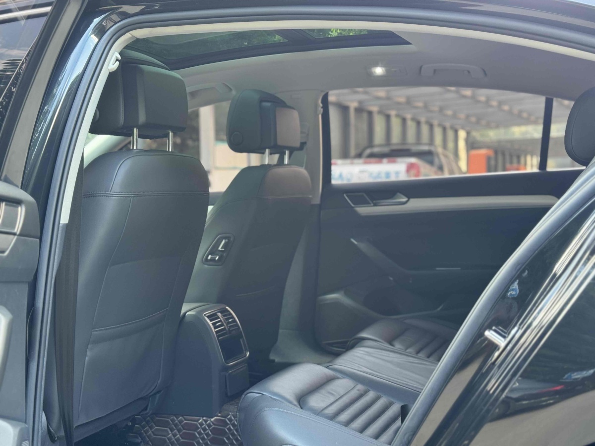 大眾 邁騰  2019款  330TSI DSG 領(lǐng)先型 國(guó)VI圖片