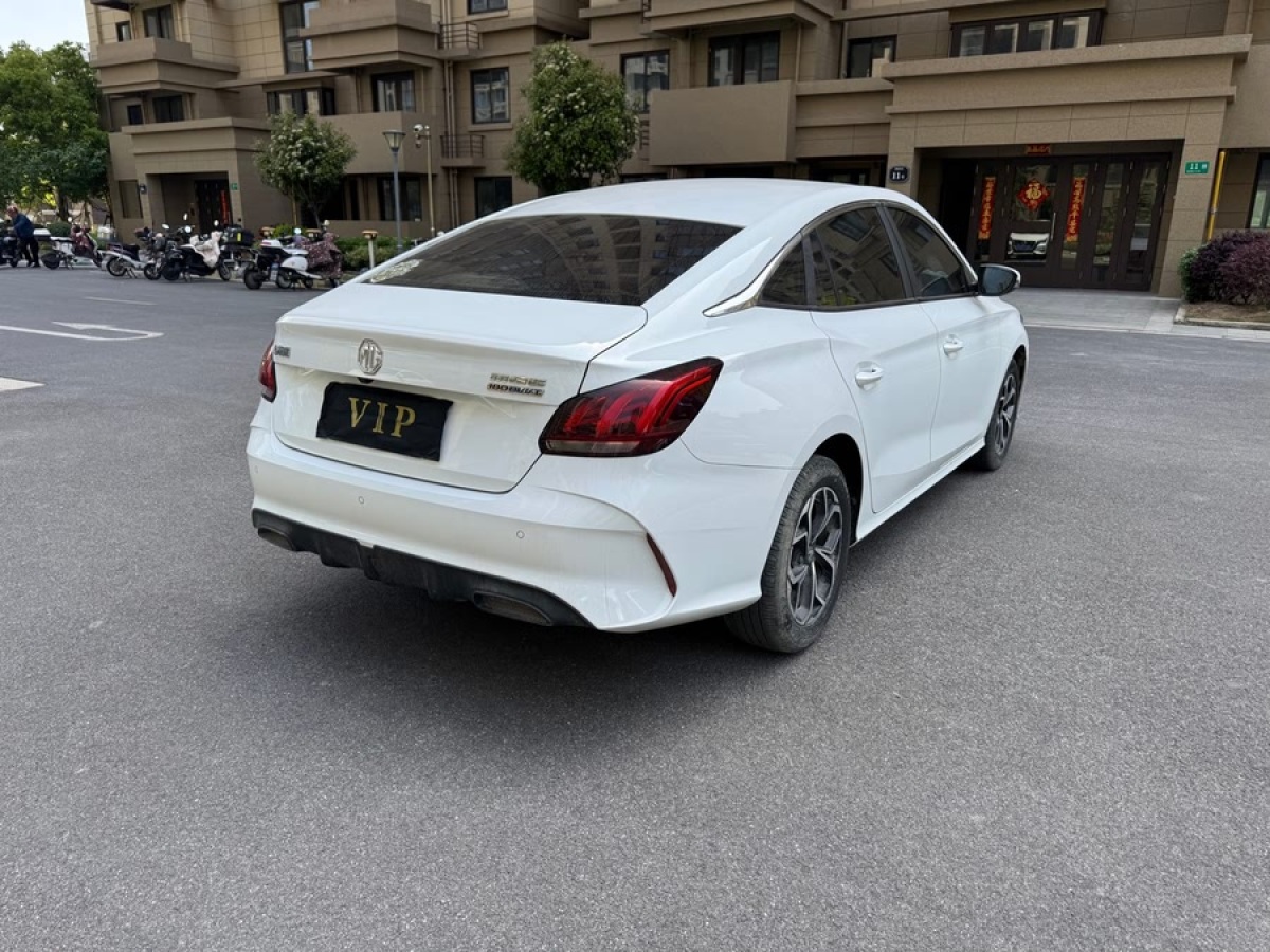 名爵 名爵5  2023款 180DVVT 手動(dòng)青春風(fēng)尚版圖片