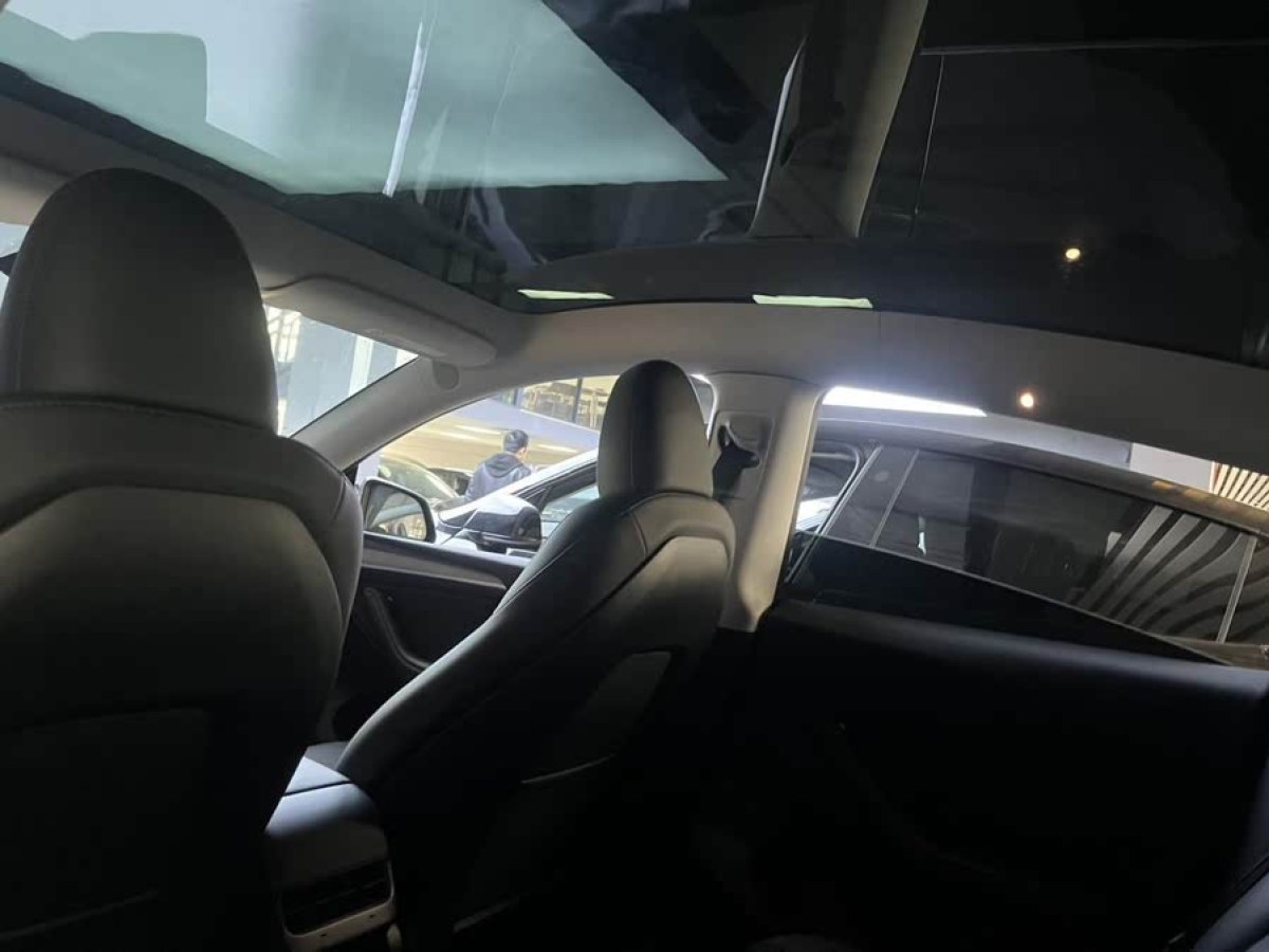 特斯拉 Model Y  2024款 后輪驅(qū)動版圖片