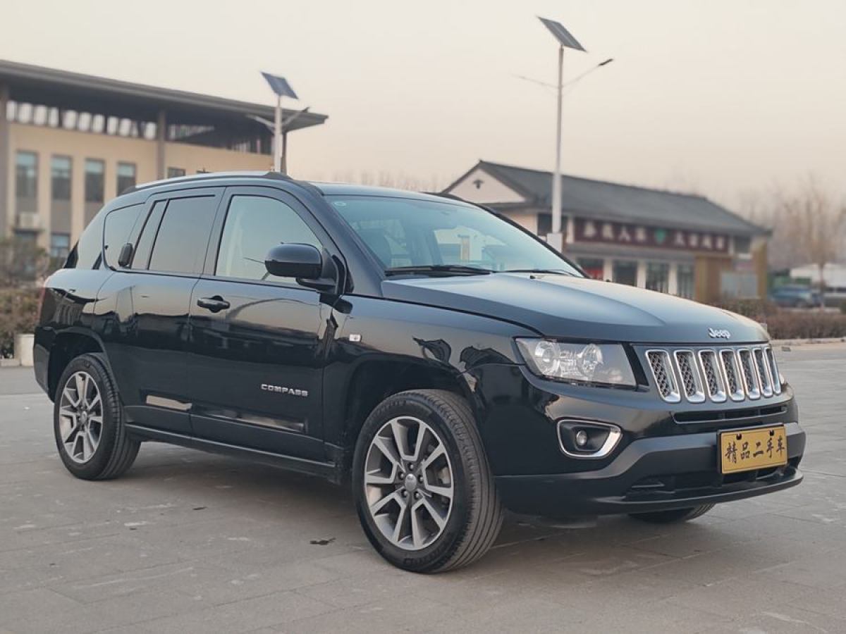 Jeep 指南者  2014款 改款 2.4L 四驅(qū)豪華導(dǎo)航版圖片