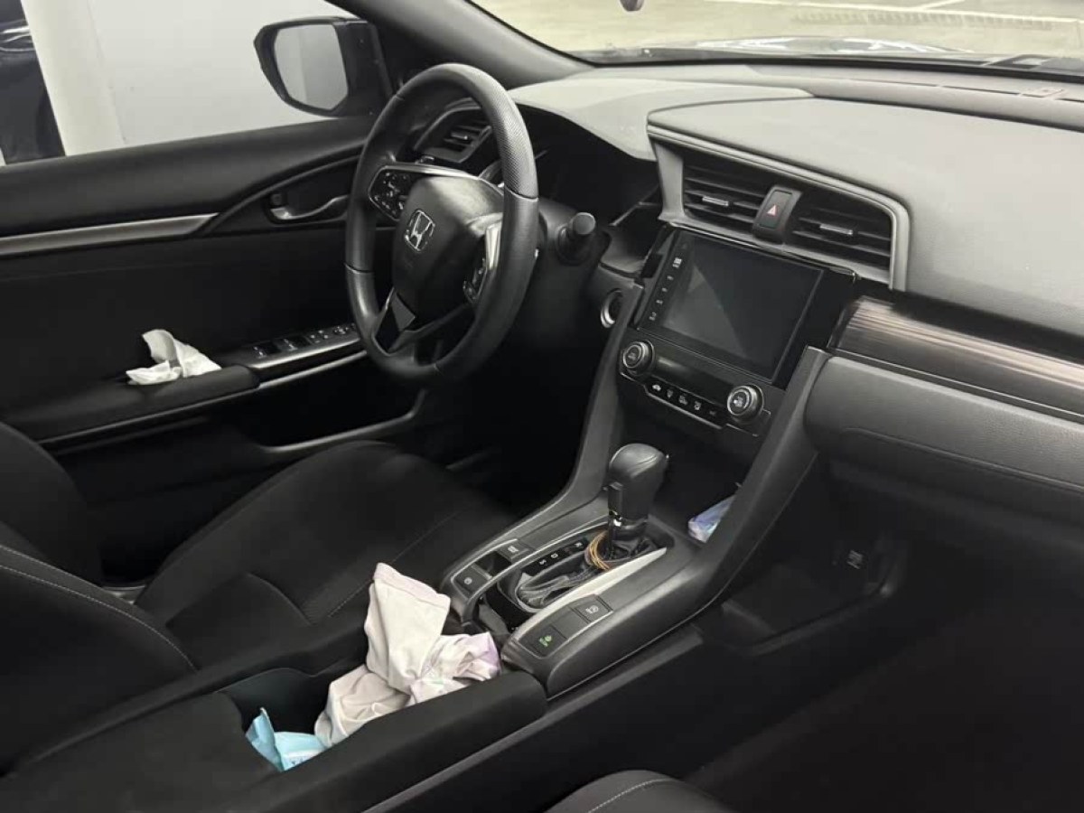 本田 思域  2021款 HATCHBACK 220TURBO CVT潮酷控圖片