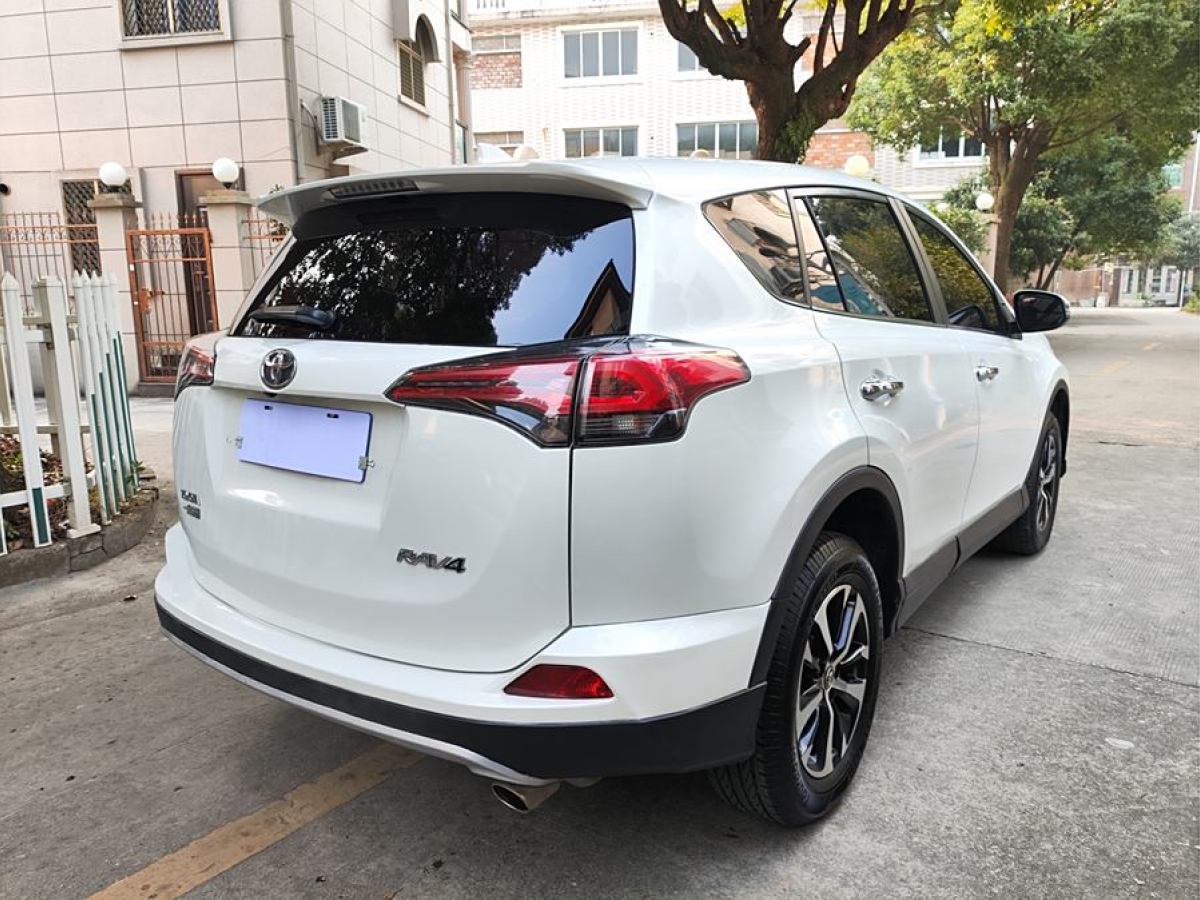 豐田 RAV4榮放  2016款 2.0L CVT兩驅(qū)風(fēng)尚版圖片