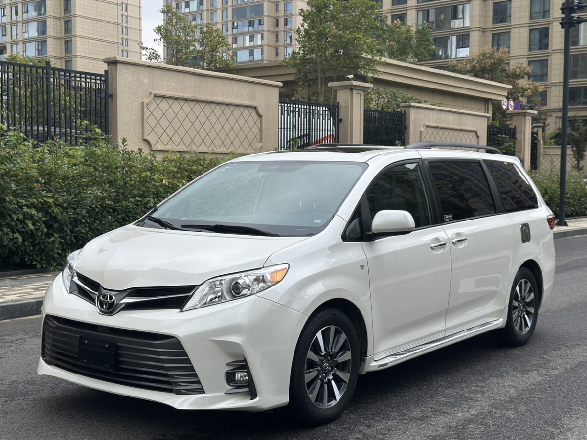 豐田 Sienna 2019款 塞納 3.5L 兩驅(qū) XLE真皮 7座(墨版)圖片