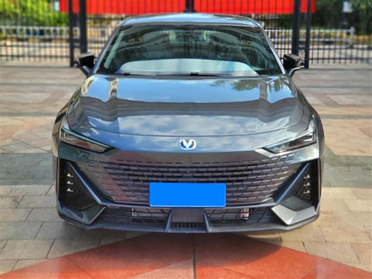 長(zhǎng)安 長(zhǎng)安UNI-V  2023款 1.5T 尊貴型圖片