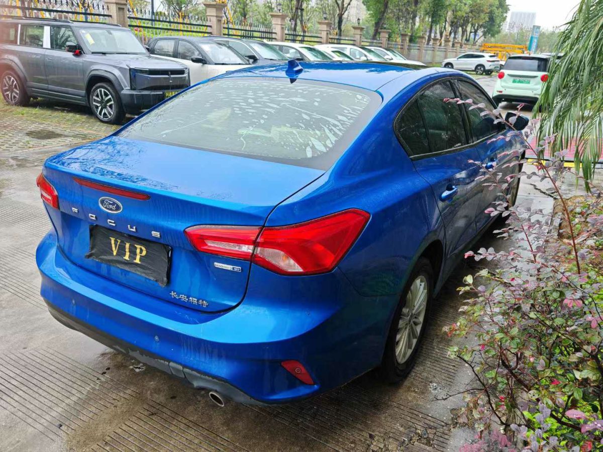 福特 ?？怂? 2018款 2.0T ST 標(biāo)準(zhǔn)版圖片