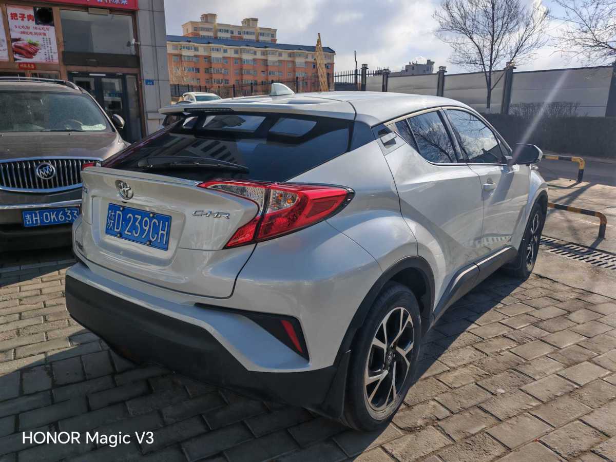 2021年5月豐田 C-HR  2020款 2.0L 領(lǐng)先版