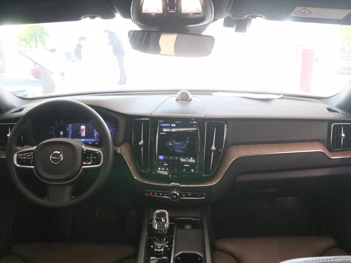 沃尔沃 XC60  2022款 B5 四驱智远豪华版图片