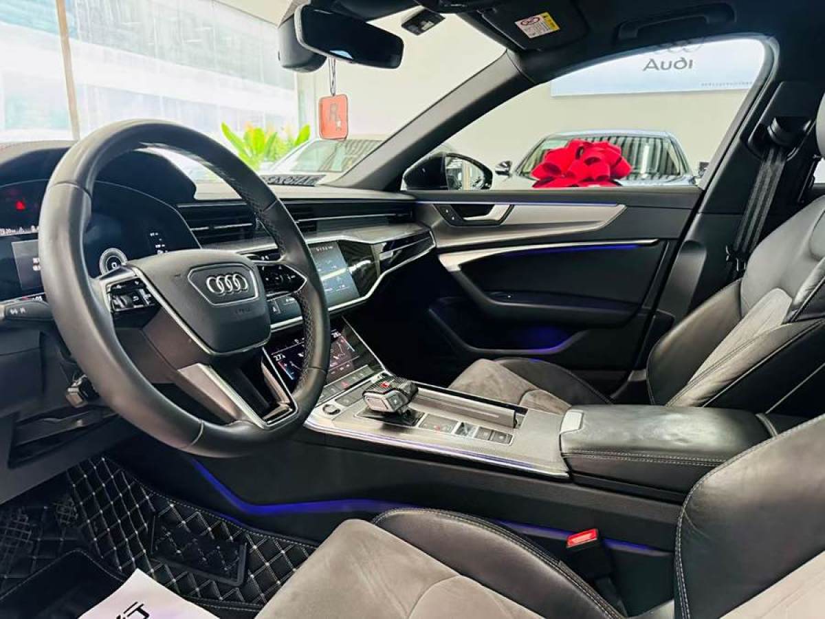 奧迪 奧迪A6L  2021款 45 TFSI 臻選動(dòng)感型圖片