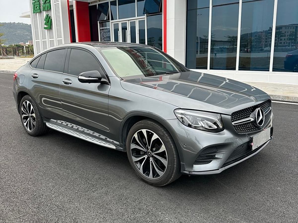 奔馳 奔馳GLC  2022款 改款 GLC 260 4MATIC 轎跑SUV圖片