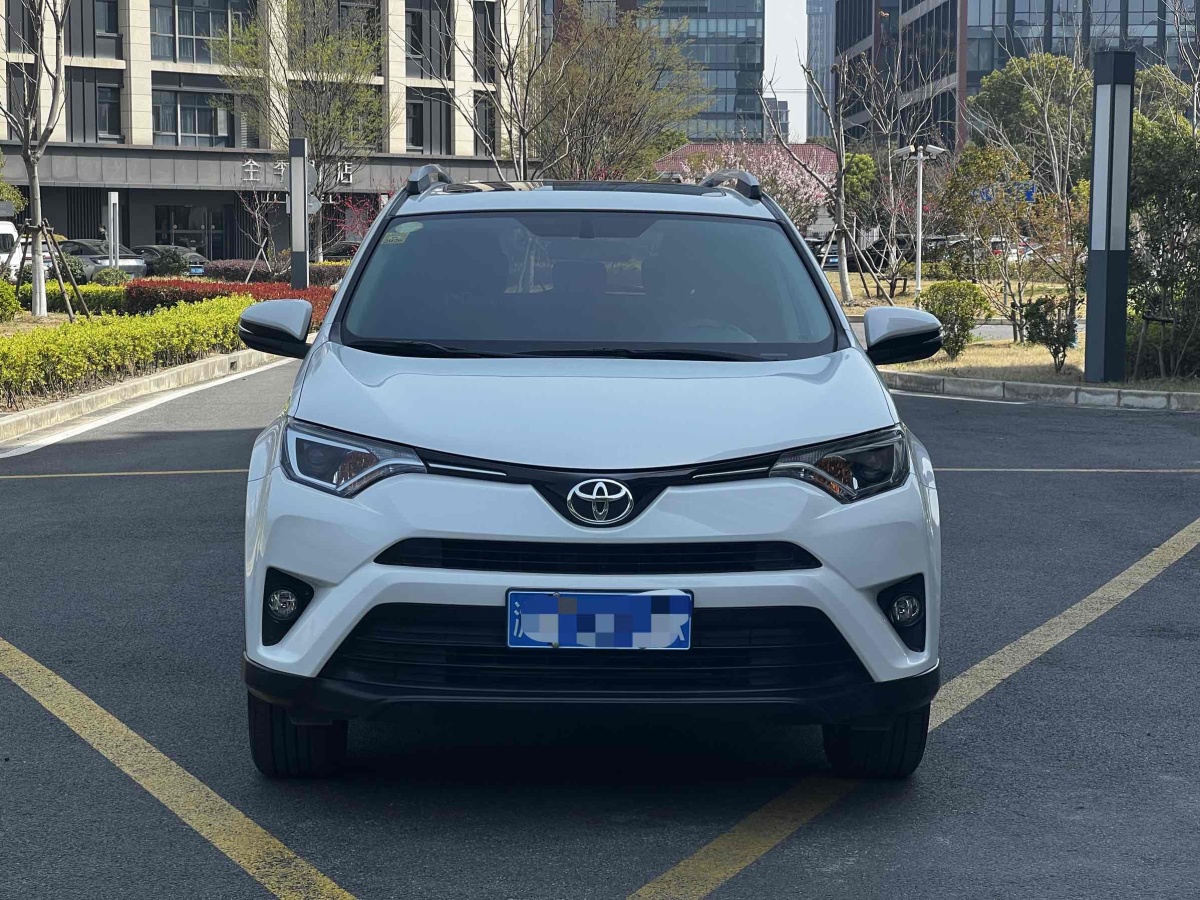 豐田 RAV4  2018款 榮放 2.0L CVT兩驅(qū)風尚版圖片