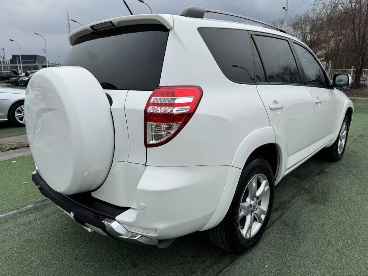 豐田 RAV4  2019款 榮放 2.0L CVT兩驅(qū)先鋒版圖片