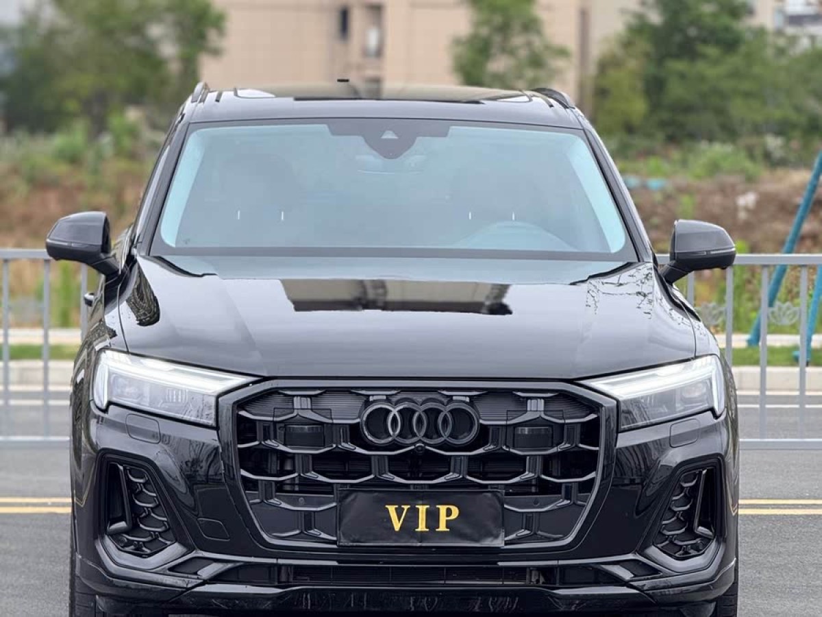 奧迪 奧迪Q7  2024款 45 TFSI quattro S line黑武士型圖片