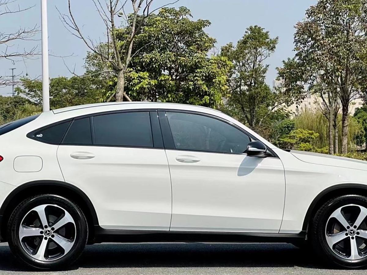 奔馳 奔馳GLC  2022款 改款 GLC 260 4MATIC 轎跑SUV圖片