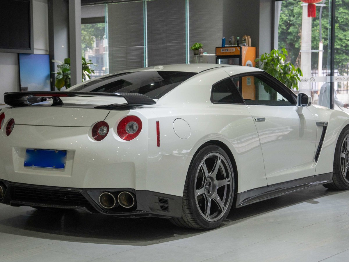 日產(chǎn) GT-R  2013款 3.8T Premium Edition圖片