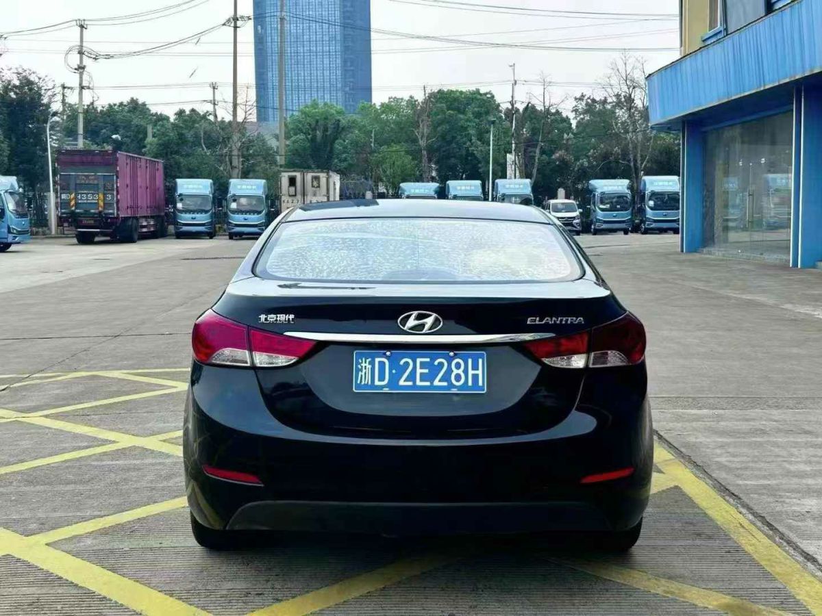 現(xiàn)代 朗動  2012款 1.6L 自動時尚型圖片