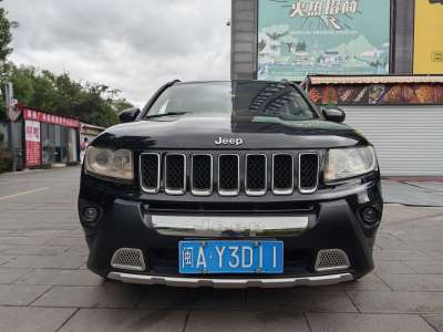 2012年02月 Jeep 指南者(進(jìn)口) 2.0L 兩驅(qū)運(yùn)動版圖片