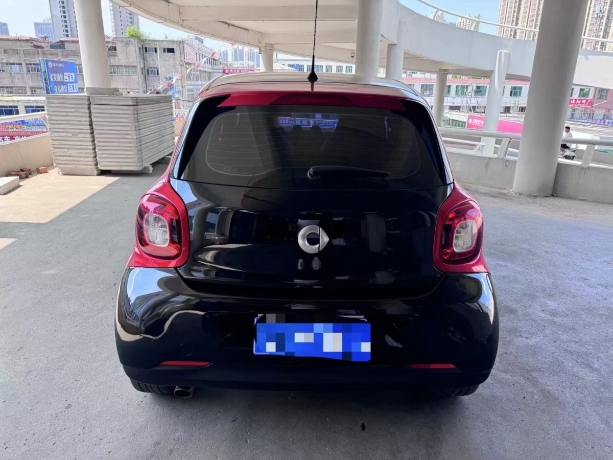 smart forfour  2016款 1.0L 52千瓦激情版圖片