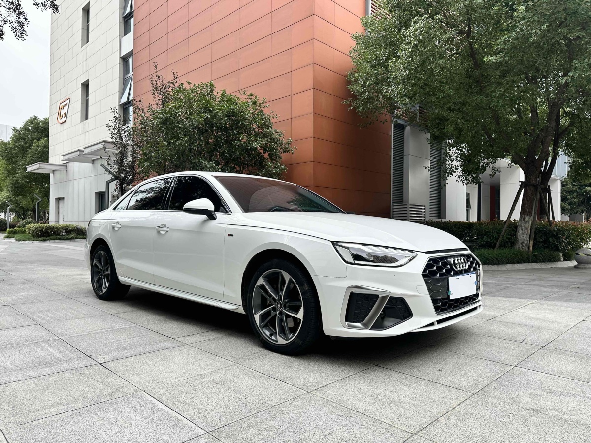 2022年9月奧迪 奧迪A4L  2022款 40 TFSI 時尚動感型