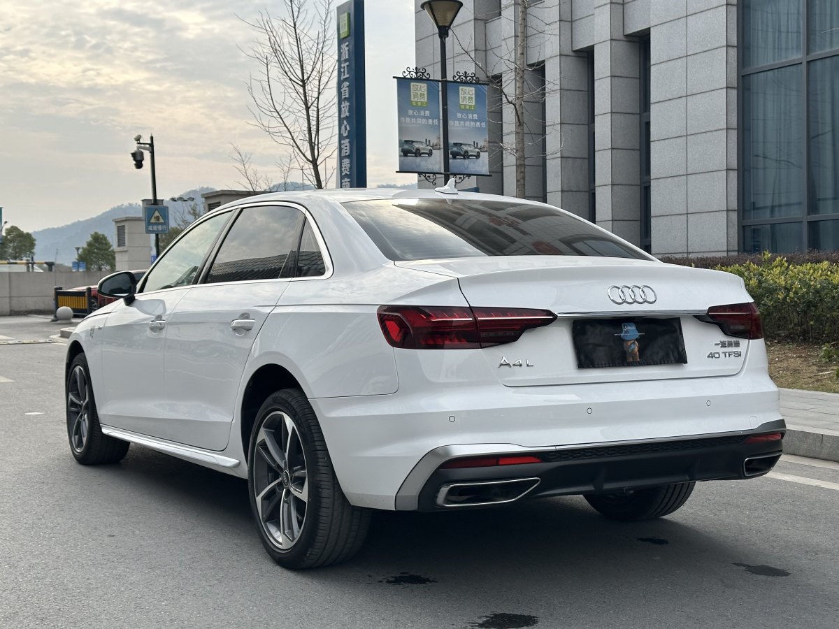 奧迪 奧迪A4L  2022款 40 TFSI 時(shí)尚動(dòng)感型圖片