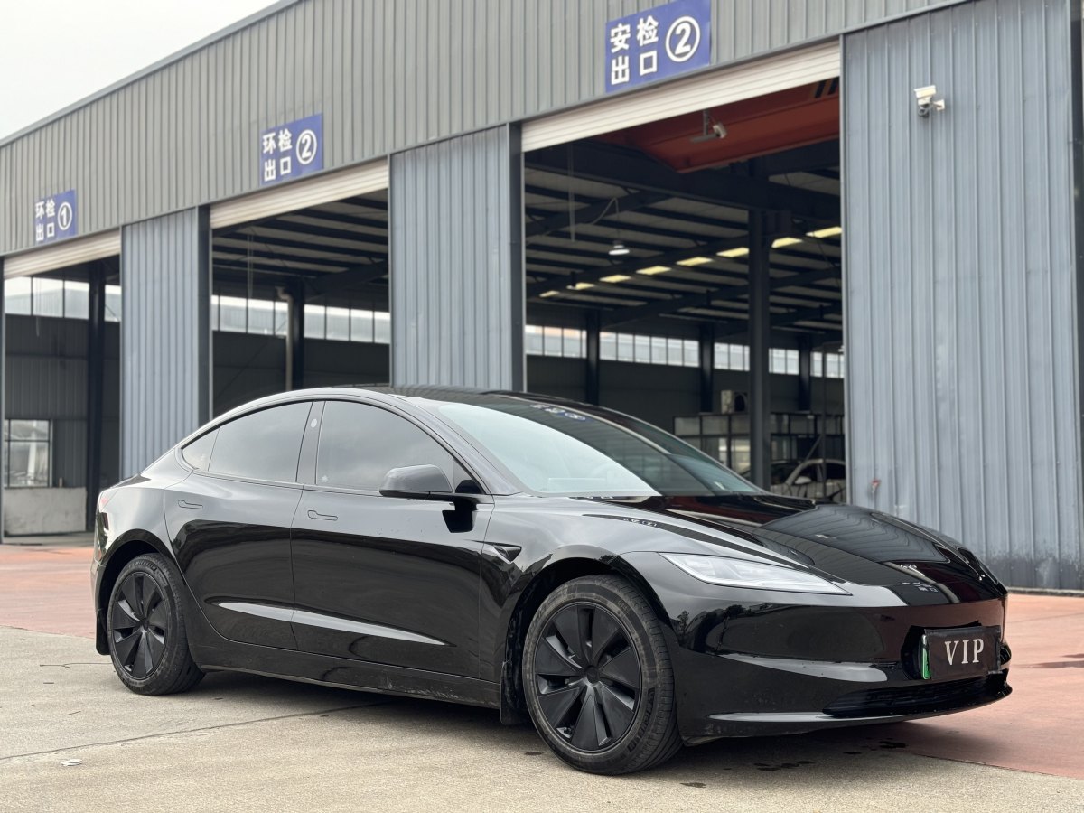 特斯拉 Model 3  2023款 煥新版 后輪驅(qū)動圖片