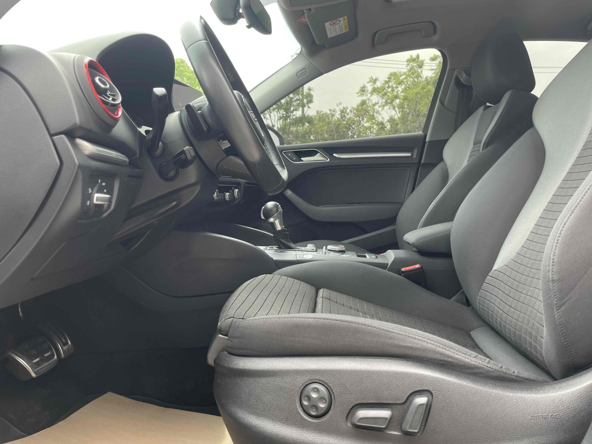 2020年4月奧迪 奧迪A3  2019款 Sportback 35 TFSI 運動型 國VI