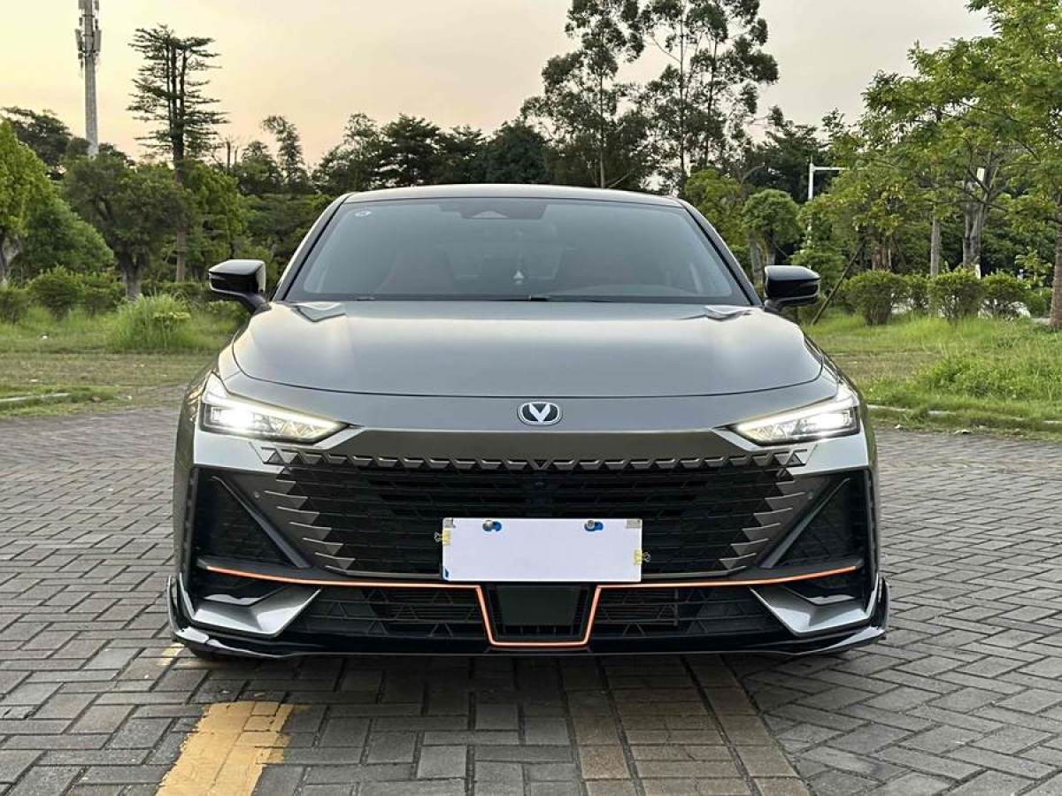 長安 長安UNI-V  2023款 1.5T 尊貴型圖片